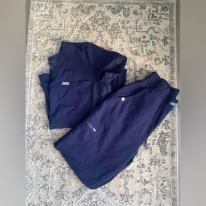 Figs Navy scrub set